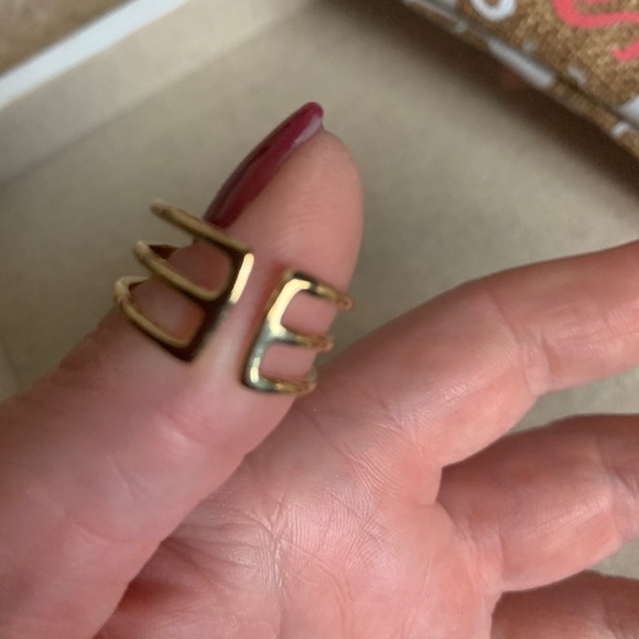 pave Chevron ring Stella and Dot gold - Picture 4 of 4